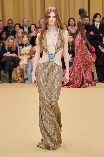 Look 17